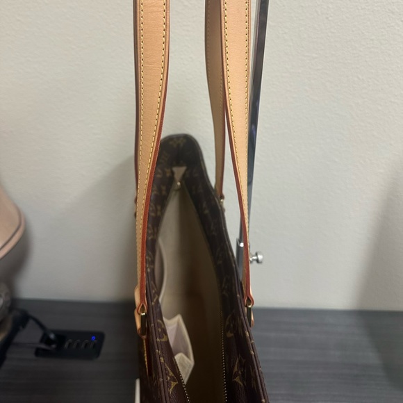 AUTHENTIC Louis Vuitton Luco Monogram Tote - Picture 2 of 12